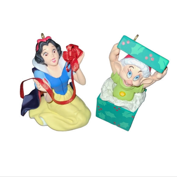 Hallmark Other - VINTAGE HALLMARK KEEPSAKE ORNAMENT DISNEY SNOW WHITE AND THE SEVEN DWARFS 1997